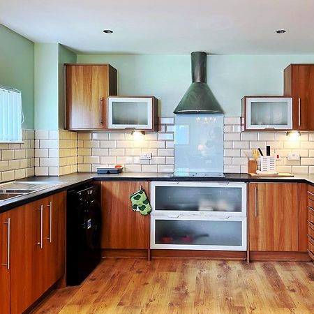 דירות סוואנסי Retro Seaside Apt With Patio מראה חיצוני תמונה